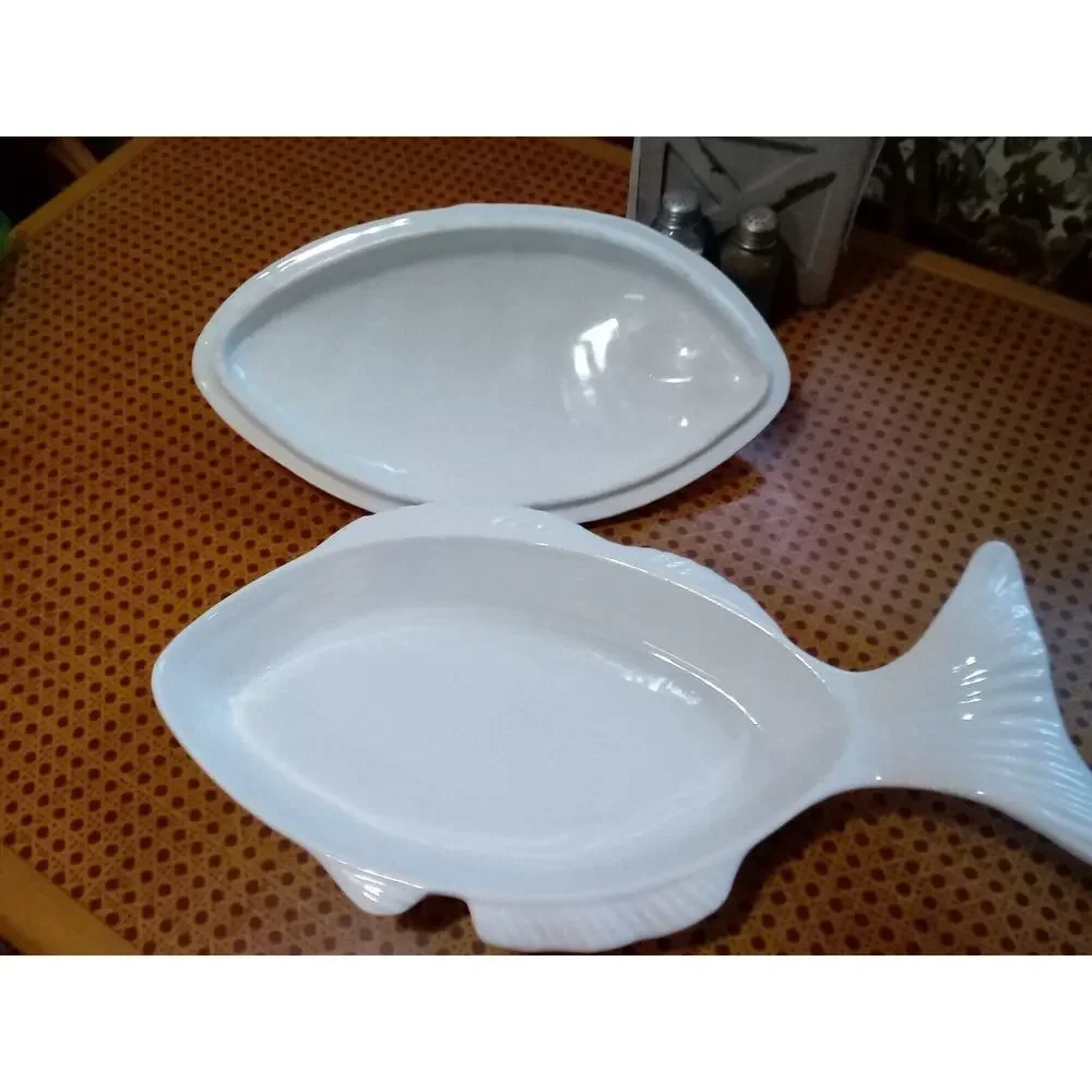 Vintage CALIF USA White Ceramic Ovenproof Fish Shaped Lidded Casserole Dish